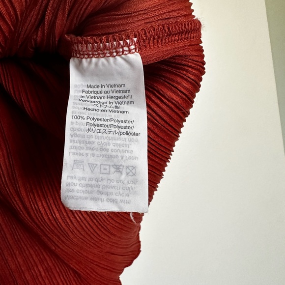 Madewell Texture and Thread Micropleat Top EUC - Picture 4 of 7